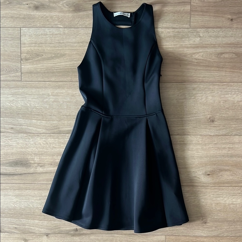 Abercrombie & Fitch Soft Scuba Dress - Picture 2 of 6